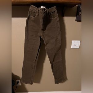 Abercrombie & Fitch Ultra High Rise 90’s Straight jeans, in brown.